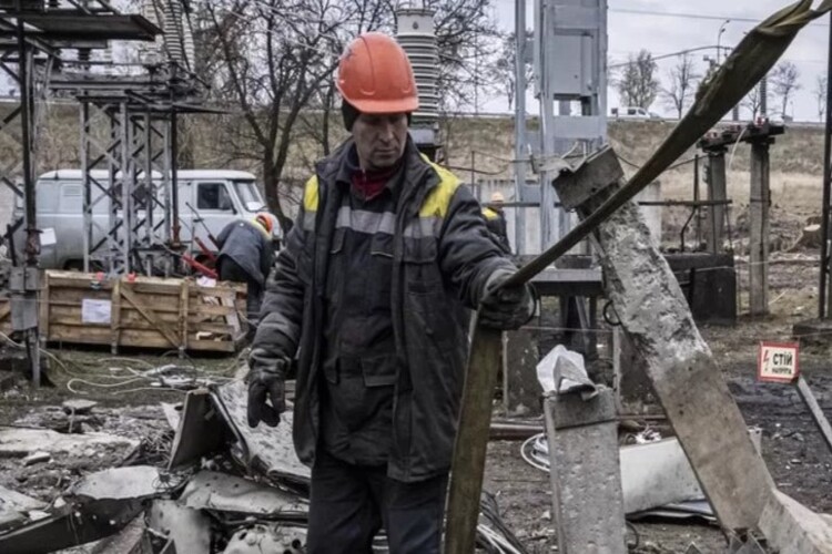สงครามยูเครน: มหาเศรษฐีแอนดรูว์ ฟอร์เรสต์เปิดตัวกองทุนมูลค่า 2.5 หมื่นล้านดอลลาร์เพื่อการฟื้นฟู